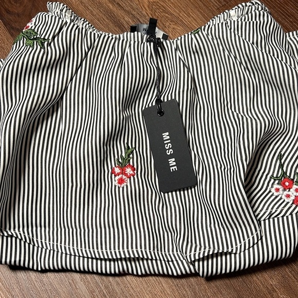 Miss Me Off The Shoulder Top - Picture 3 of 3